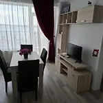 2 Apartment, Max 4 Persons, 30 Meters Far From The And The Black Sea Διαμέρισμα