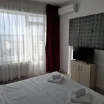2 Apartment, Max 4 Persons, 30 Meters Far From The And The Black Sea Διαμέρισμα