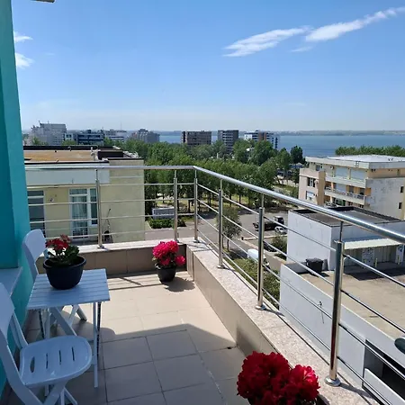 Διαμέρισμα 2 Apartment, Max 4 Persons, 30 Meters Far From The And The Black Sea