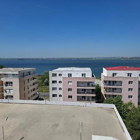 2 Apartment, Max 4 Persons, 30 Meters Far From The And The Black Sea Διαμέρισμα Mamaia