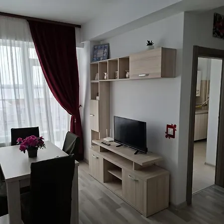 2 Apartment, Max 4 Persons, 30 Meters Far From The And The Black Sea Διαμέρισμα Mamaia