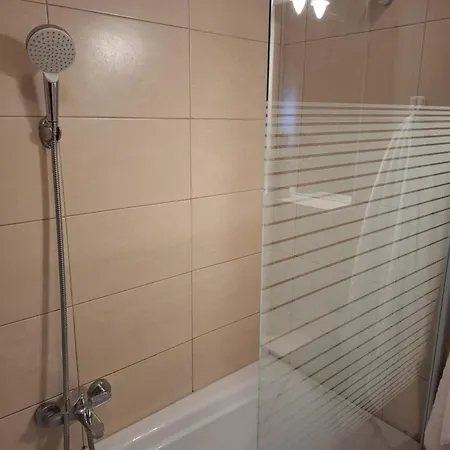 2 Apartment, Max 4 Persons, 30 Meters Far From The And The Black Sea 公寓 马马亚