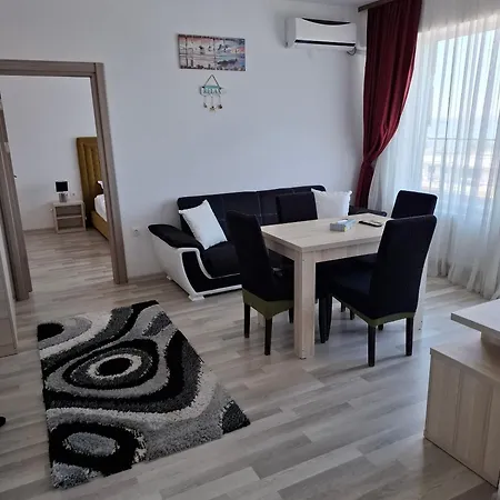 アパート 2 Apartment, Max 4 Persons, 30 Meters Far From The And The Black Sea ママイア