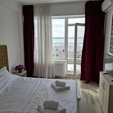 アパート 2 Apartment, Max 4 Persons, 30 Meters Far From The And The Black Sea ママイア
