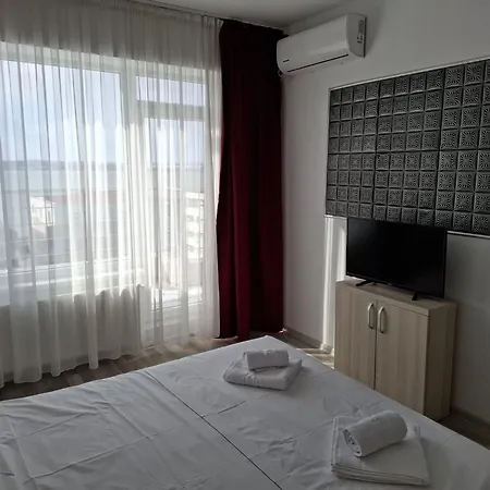 2 Apartment, Max 4 Persons, 30 Meters Far From The And The Black Sea Apartment