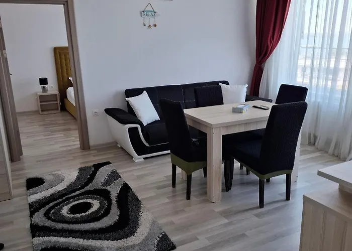 Apartamento 2 Apartment, Max 4 Persons, 30 Meters Far From The And The Black Sea Mamaia