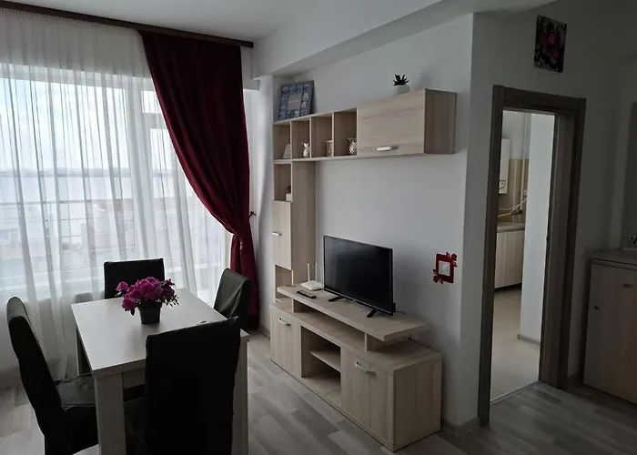 2 Apartment, Max 4 Persons, 30 Meters Far From The And The Black Sea Apartamento Mamaia