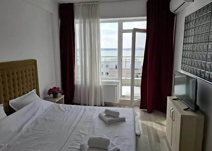 Apartamento 2 Apartment, Max 4 Persons, 30 Meters Far From The And The Black Sea Mamaia