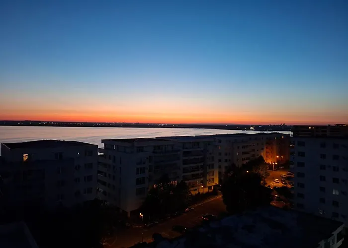 2 Apartment, Max 4 Persons, 30 Meters Far From The And The Black Sea Mamaia